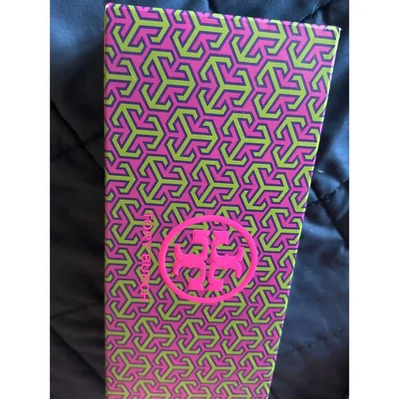 New Tory Burch Flip Flop Softer PVC/EVA Promised Land Gold Shiny Logo Sz 7 - Picture 4 of 5